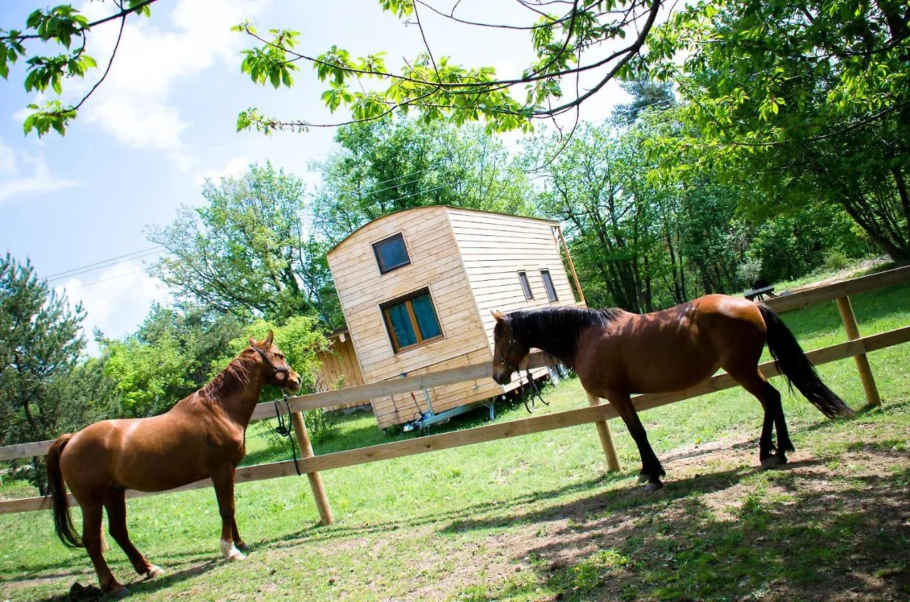 Le Petit Rias En Roulotte, 4 Personnes, Coin Cuisine Et Cabinet De Toilette Hotel Saint Maurice en Chalencon Kemping