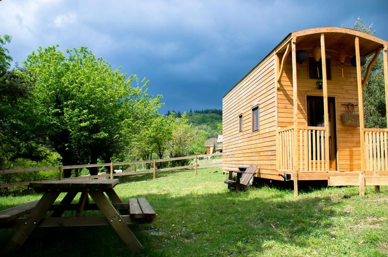 Kemping Le Petit Rias En Roulotte, 4 Personnes, Coin Cuisine Et Cabinet De Toilette Hotel Saint Maurice en Chalencon Franciaország